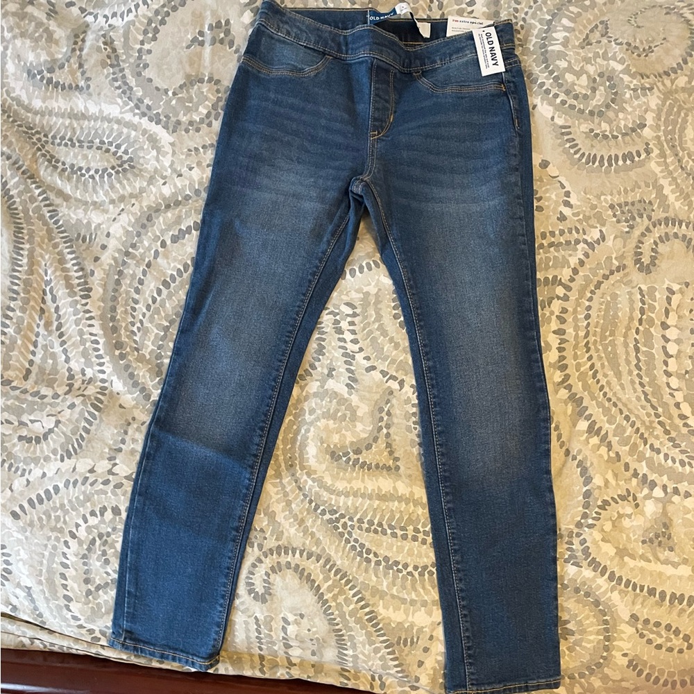 Old Navy Girls pull on skinny jeans